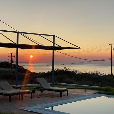 Cristelia Seafront & Pool Villa Lakhania Eksteriør bilde