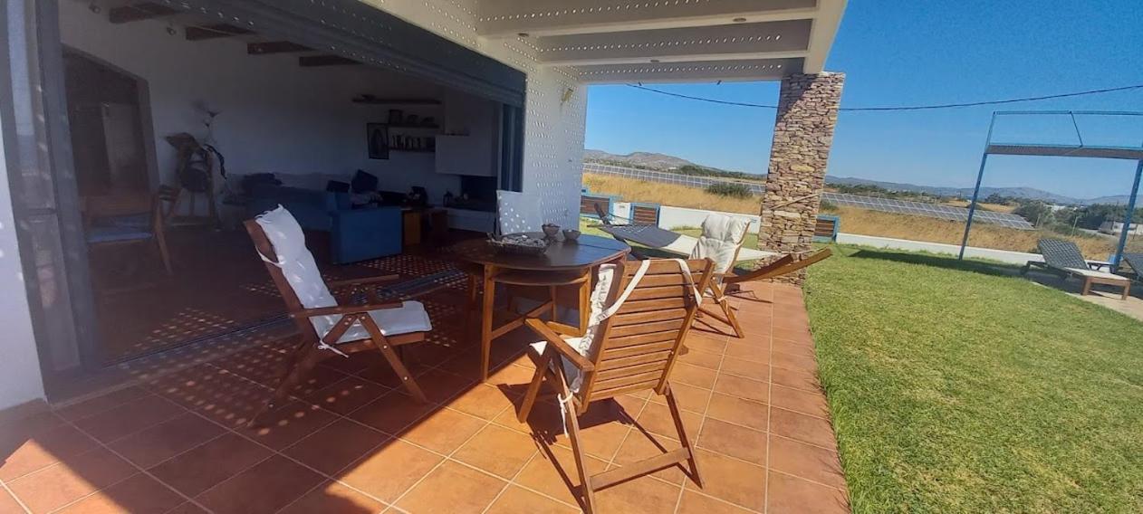 Cristelia Seafront & Pool Villa Lakhania Eksteriør bilde