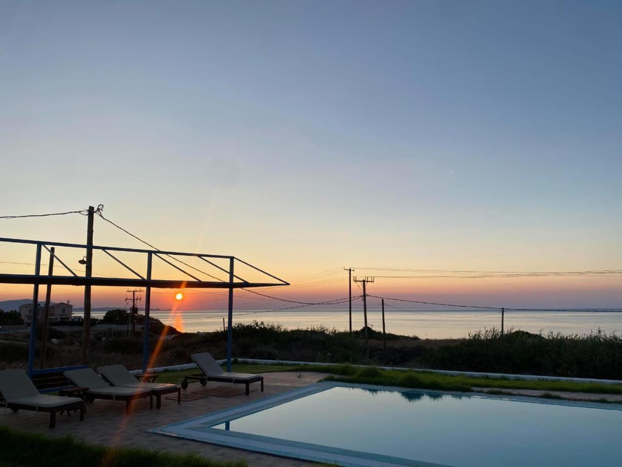 Cristelia Seafront & Pool Villa Lakhania Eksteriør bilde