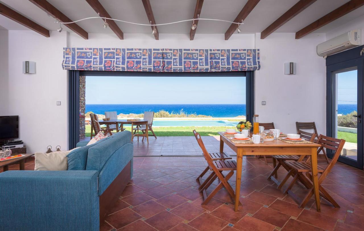 Cristelia Seafront & Pool Villa Lakhania Eksteriør bilde